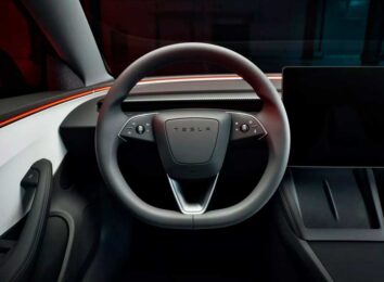 Обновленный седан Tesla Model 3 получил агрессивную внешность и стал дальнобойнее