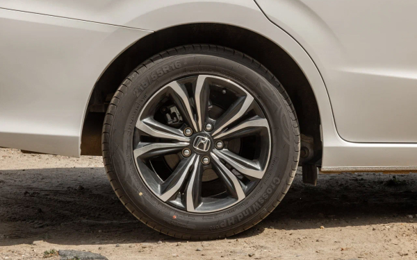 
            Кто ты, Crider? Поездили на самой дешевой Honda с гарантией и левым рулем
        