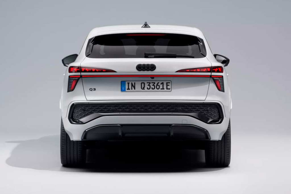 Для нового Audi Q3 стала доступна купеобразная версия Sportback
