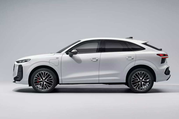 Для нового Audi Q3 стала доступна купеобразная версия Sportback