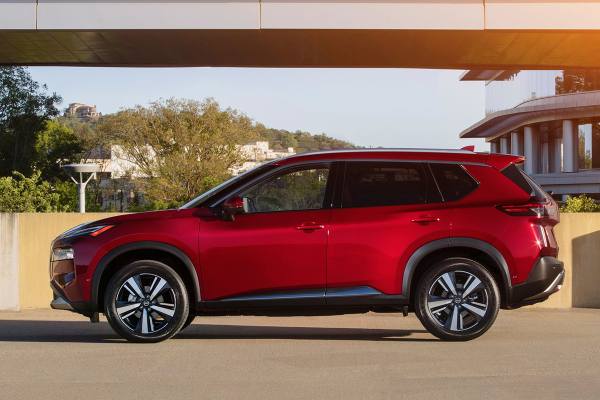 
            Шквал новинок, штраф за захват парковки и иски к Nissan. Итоги недели
        