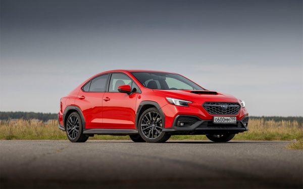 
            Осколок битого стекла. Холодный драйв-тест «горячего» Subaru WRX
        