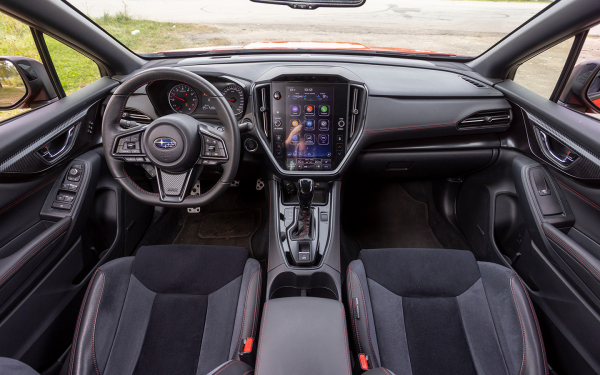 
            Осколок битого стекла. Холодный драйв-тест «горячего» Subaru WRX
        