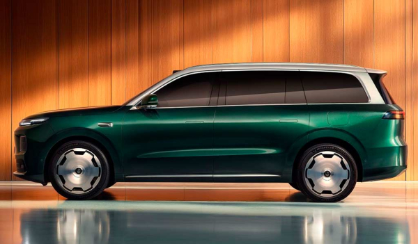 Флагманский кроссовер Leapmotor D19 дебютирует на рынке в виде гибрида и электрокара