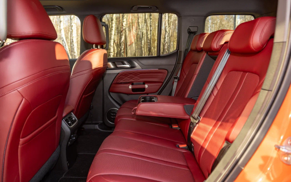 
            Считаем обновки. Мы покатались на Tank 300 после рестайлинга
        