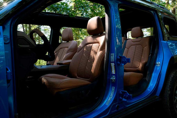 Компания Jeep официально представила электрический внедорожник Recon Компания Jeep официально представила электрический внедорожник Recon