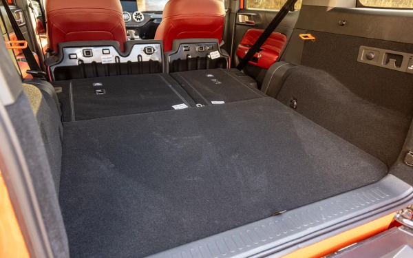 
            Считаем обновки. Мы покатались на Tank 300 после рестайлинга
        