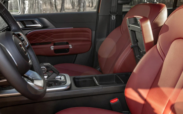 
            Считаем обновки. Мы покатались на Tank 300 после рестайлинга
        