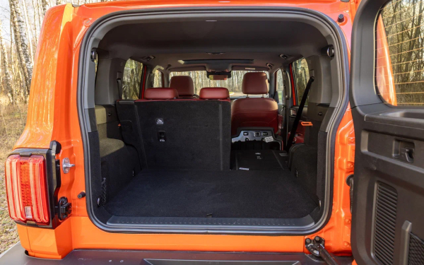 
            Считаем обновки. Мы покатались на Tank 300 после рестайлинга
        