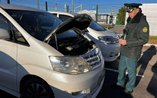 
            На машины из Армении массово доначисляют утильсбор. Кого это затронет
        