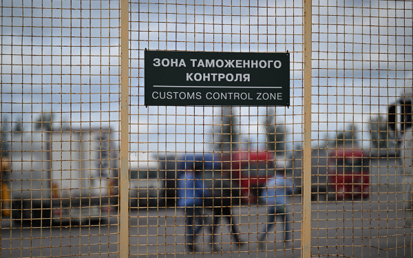 
            На машины из Армении массово доначисляют утильсбор. Кого это затронет
        