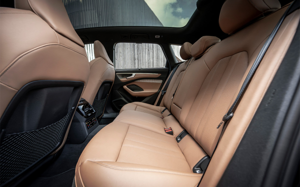 
            Новые универсалы Audi A6 Avant будут продавать в России с гарантией
        