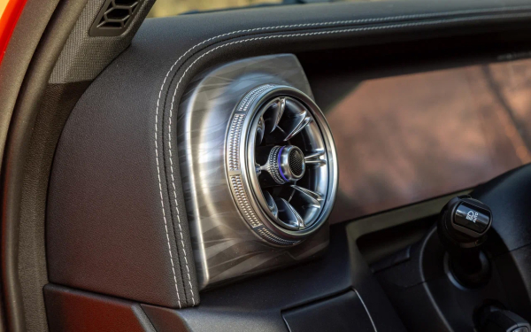 
            Считаем обновки. Мы покатались на Tank 300 после рестайлинга
        