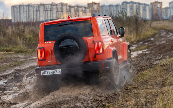 
            Считаем обновки. Мы покатались на Tank 300 после рестайлинга
        