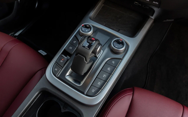 
            Считаем обновки. Мы покатались на Tank 300 после рестайлинга
        