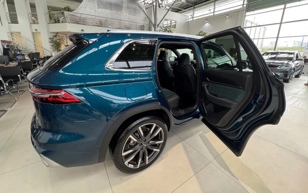 
            В России вступил в силу новый утильсбор. Что будет с ценами на автомобили
        