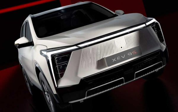 Mahindra XEV 9S: первый электрический кроссовер Индии с трехрядным салоном