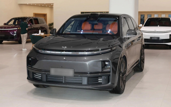 
            В России вступил в силу новый утильсбор. Что будет с ценами на автомобили
        